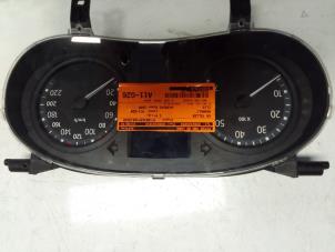 Used Odometer KM Renault Clio II (BB/CB) 1.2 GPL Price € 40,00 Margin scheme offered by Autodemontage van de Laar