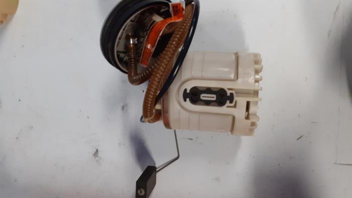 Begagnade Bensinpump Seat Cordoba (6C2/6K2) 1.6i SXE Pris € 35,00 Marginaltabell erbjuds av Autodemontage van de Laar