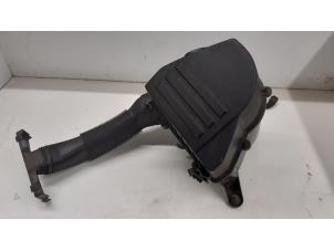 Używane Obudowa filtra powietrza Seat Ibiza ST (6J8) 1.2 TDI Ecomotive Cena € 50,00 Procedura marży oferowane przez Autodemontage van de Laar