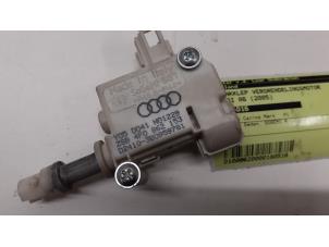 Used Tank flap lock motor Audi A6 Price € 20,00 Margin scheme offered by Autodemontage van de Laar