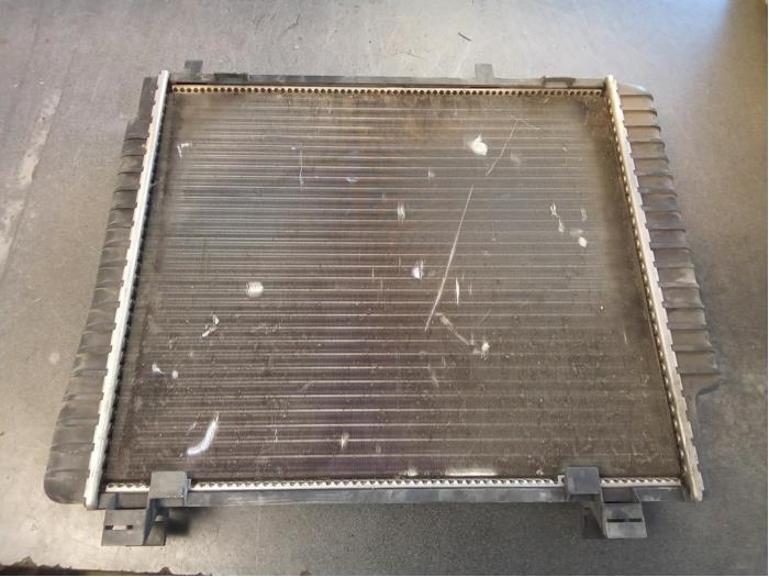 Radiator from a Mercedes-Benz C Combi (S202)  1997