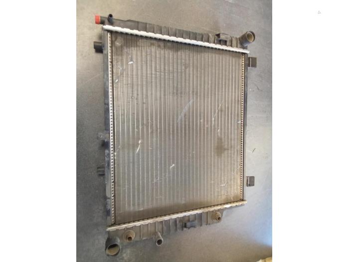 Radiator from a Mercedes-Benz C Combi (S202)  1997