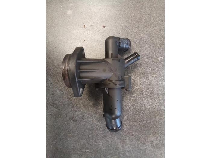 Gebrauchte Thermostatgehäuse Skoda Fabia II (5J) 1.2 TDI 12V Greenline Preis € 30,00 Margenregelung angeboten von Autodemontage van de Laar