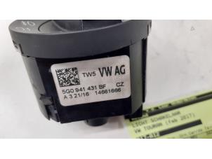 Usados Interruptor de luz Volkswagen Touran (5T1) 1.4 TSI Precio € 25,00 Norma de margen ofrecido por Autodemontage van de Laar