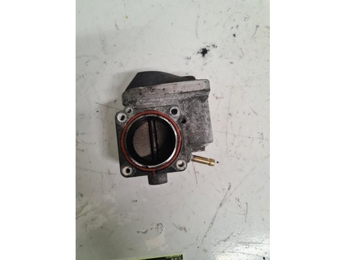 Gebrauchte Drosselklappengehäuse BMW Mini (R50/53) 1.6 16V One Preis € 75,00 Margenregelung angeboten von Autodemontage van de Laar