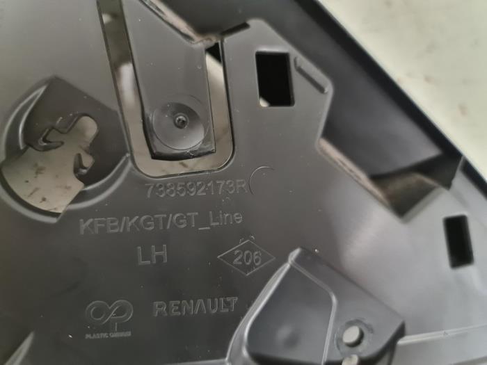 Plaque de protection divers d'un Renault Megane IV Estate (RFBK) 1.5 Energy dCi 110 2016