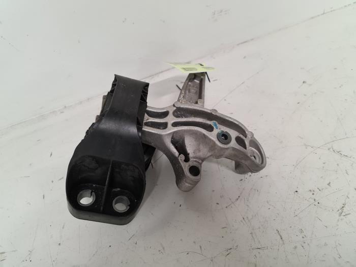 Used Engine mount Renault Megane IV Estate (RFBK) 1.5 Energy dCi 110 Price € 60,50 Inclusive VAT offered by Autodemontage van de Laar