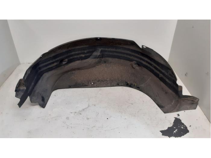 Wheel arch liner from a Renault Kangoo Express (FW) 1.5 dCi 70 2011