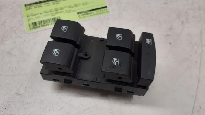 Electric window switch from a Opel Astra J (PC6/PD6/PE6/PF6) 1.4 Turbo 16V 2012
