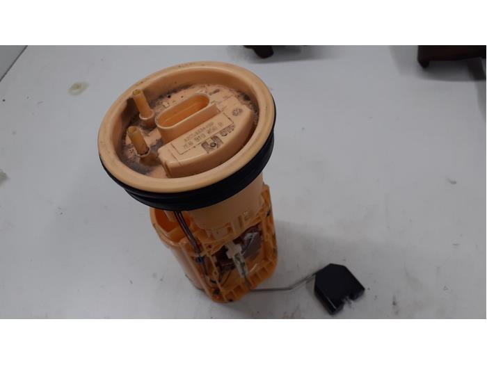 Usagé Pompe à carburant Volkswagen Transporter/Caravelle T5 2.0 TDI DRF Prix € 100,00 Règlement à la marge proposé par Autodemontage van de Laar