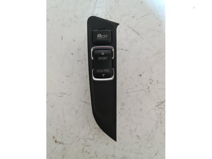 Używane Przelacznik ESP BMW 1 serie (F20) 118i 1.5 TwinPower 12V Cena € 40,00 Procedura marży oferowane przez Autodemontage van de Laar