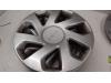 Wheel cover (spare) from a Dacia Sandero II, 2012 1.0 Sce 12V, Hatchback, Petrol, 999cc, 54kW (73pk), FWD, B4D401; B4DB4; B4D400; B4D490, 2016-12, 5SDMC 2017