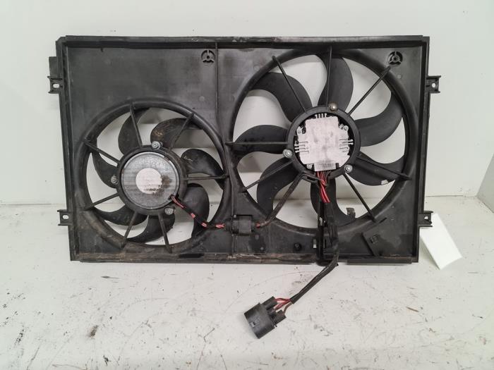 Cooling fans from a Audi A3 (8P1) 2.0 16V FSI 2006
