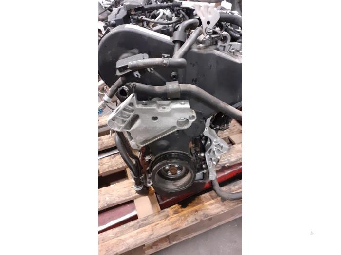 Engine from a Volkswagen Touran (5T1) 2.0 TDI 110 2016