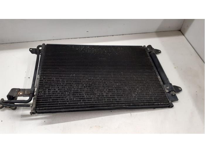 Usagé Radiateur clim Seat Altea (5P1) 2.0 FSI 16V Prix € 70,00 Règlement à la marge proposé par Autodemontage van de Laar