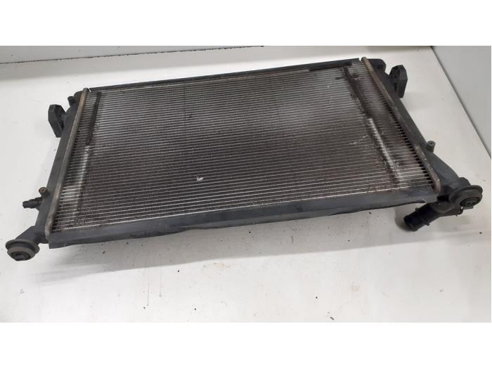 Usagé Radiateur Seat Altea (5P1) 2.0 FSI 16V Prix € 25,00 Règlement à la marge proposé par Autodemontage van de Laar