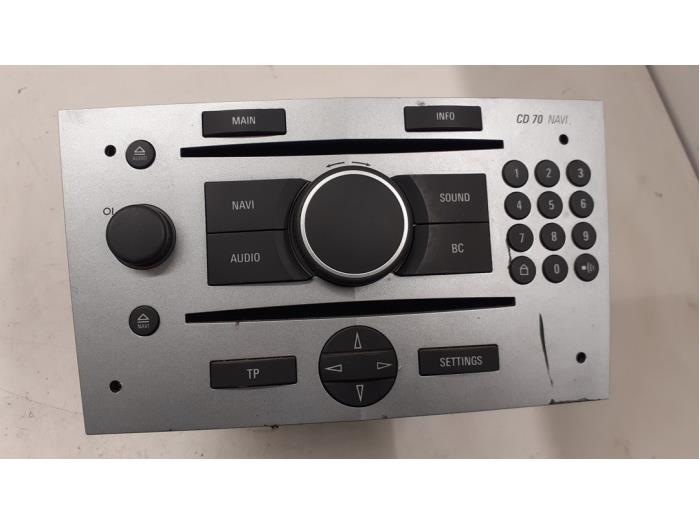 Używane Radio Opel Zafira 1.8 16V Ecotec Cena € 50,00 Procedura marży oferowane przez Autodemontage van de Laar