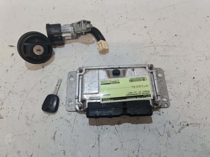 Used Engine management computer Peugeot 107 1.0 12V Price € 80,00 Margin scheme offered by Autodemontage van de Laar