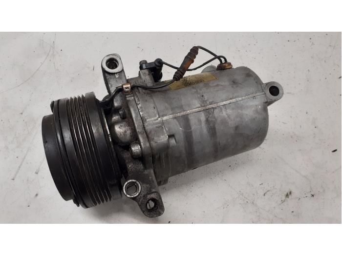 Usagé Compresseur de clim BMW 3 serie Touring (E46/3) 320d 16V Prix € 75,00 Règlement à la marge proposé par Autodemontage van de Laar
