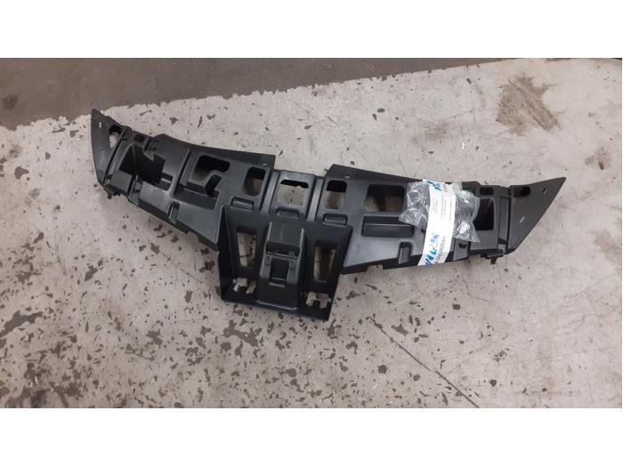 Begagnade Front Renault Clio Pris € 70,00 Marginaltabell erbjuds av Autodemontage van de Laar