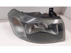 Used Headlight, right Ford Mondeo III Price € 40,00 Margin scheme offered by Autodemontage van de Laar