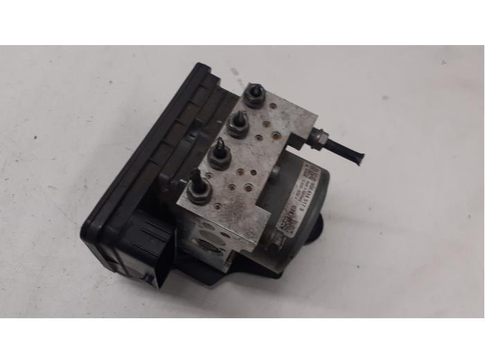 Used ABS pump Volkswagen Golf VII (AUA) 1.4 TSI 16V Price € 160,00 Margin scheme offered by Autodemontage van de Laar
