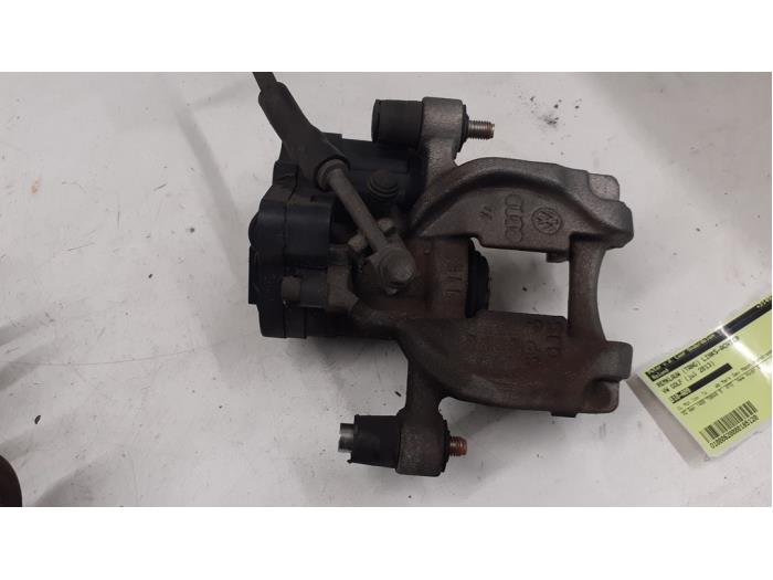 Gebrauchte Bremszange links hinten Volkswagen Golf VII (AUA) 1.4 TSI 16V Preis € 80,00 Margenregelung angeboten von Autodemontage van de Laar