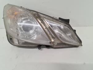 Used Headlight, right Mercedes E-Klasse Price € 250,00 Margin scheme offered by Autodemontage van de Laar
