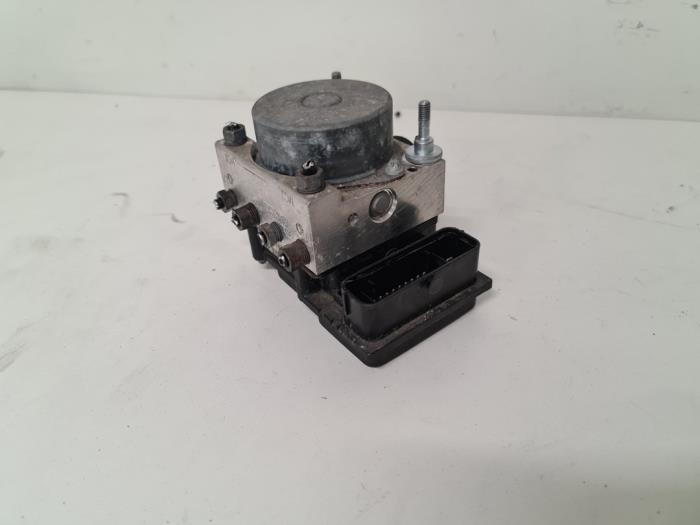 Begagnade ABS-pump Fiat 500 (312) 1.2 Pris € 100,00 Marginaltabell erbjuds av Autodemontage van de Laar