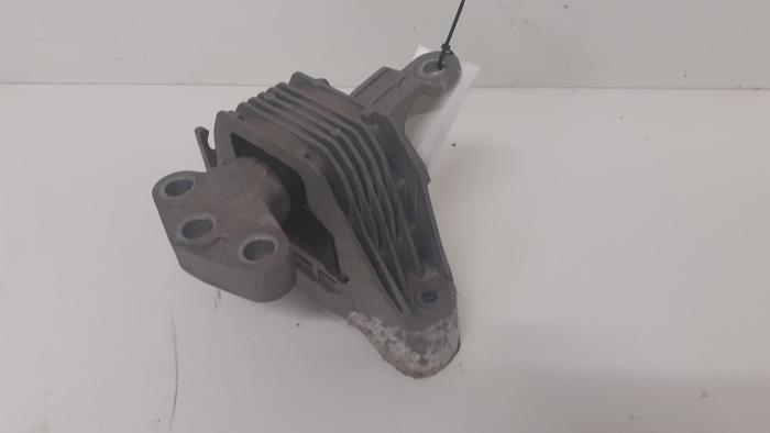 Usagé Support moteur Opel Astra J (PC6/PD6/PE6/PF6) 1.4 Turbo 16V Prix € 50,00 Règlement à la marge proposé par Autodemontage van de Laar