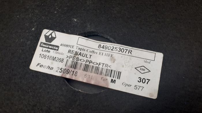 Alfombrilla de maletero de un Renault Kadjar (RFEH) 1.5 Blue dCi 2018