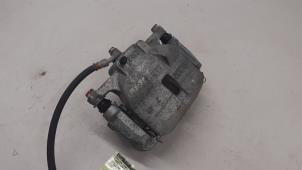 Used Front brake calliper, right Renault Kadjar (RFEH) 1.5 Blue dCi Price on request offered by Autodemontage van de Laar