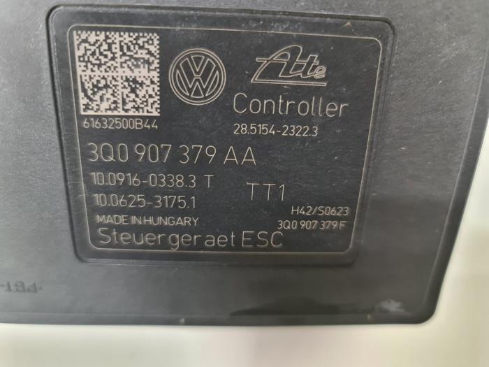 Pompe ABS d'un Volkswagen Golf VII (AUA) 2.0 TDI 16V 2016