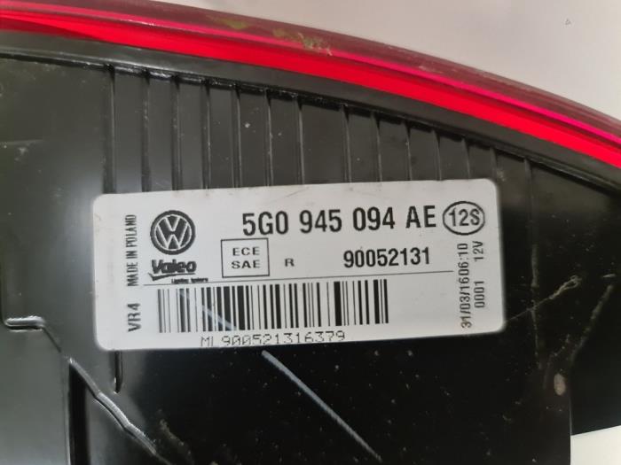 Luz trasera derecha de un Volkswagen Golf VII (AUA) 2.0 TDI 16V 2016