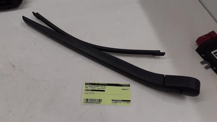 Rear wiper arm from a BMW 5 serie Touring (F11) 525d xDrive 16V 2013