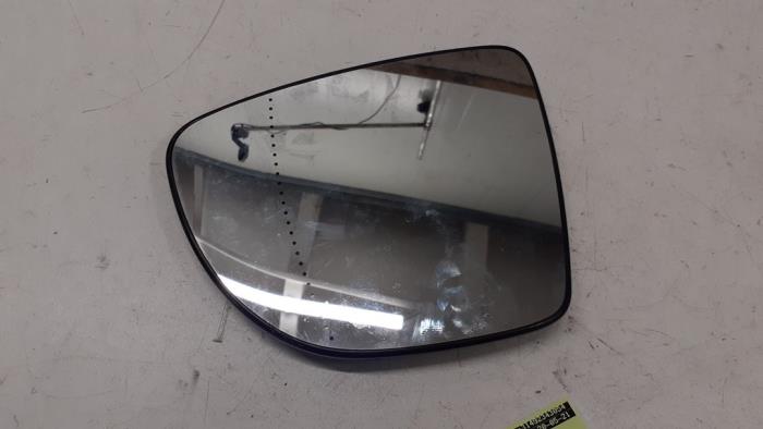 Spiegelglas links van een Renault Clio 2016