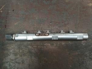 Used Fuel injector nozzle Mini Mini (R56) 1.6 One D 16V Price € 75,00 Margin scheme offered by Autodemontage van de Laar