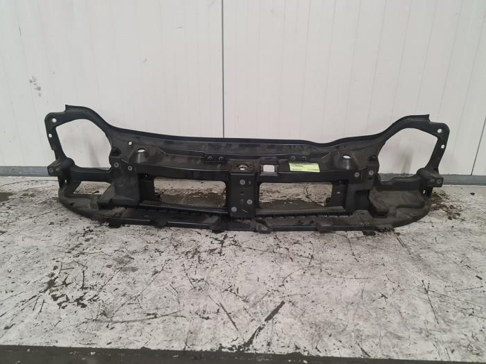 Begagnade Front Nissan Primastar 2.5 dCi 140 16V Pris € 100,00 Marginaltabell erbjuds av Autodemontage van de Laar