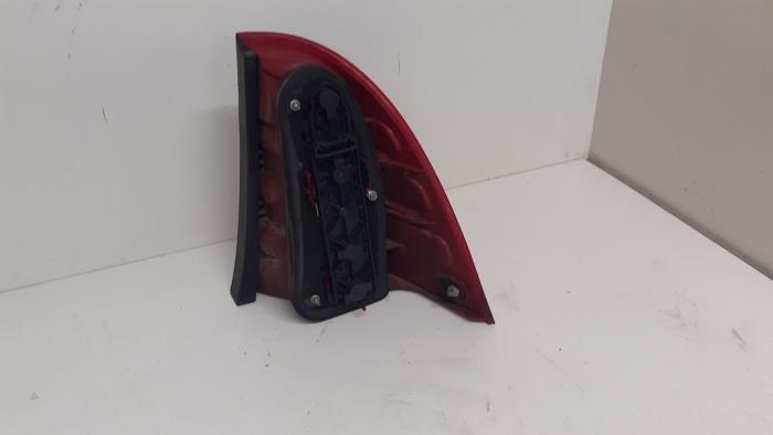 Rücklicht links Mercedes C Combi 2.7 C-270 CDI 20V - A2038201164 HELLA