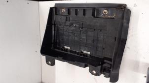 Usados Caja de batería Renault Master IV (EV/HV/UV/VA/VB/VD/VF/VG/VJ) 2.3 dCi 125 16V FWD Precio de solicitud ofrecido por Autodemontage van de Laar