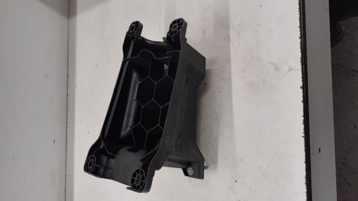 Begagnade Batterilåda Renault Scénic III (JZ) 1.5 dCi 105 Pris på förfrågan erbjuds av Autodemontage van de Laar