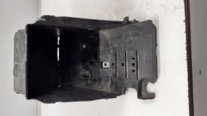 Used Battery box Ford Mondeo IV Wagon 1.6 Ti 16V Price on request offered by Autodemontage van de Laar