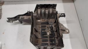 Used Battery box Renault Trafic New (JL) 2.0 dCi 16V 115 Price on request offered by Autodemontage van de Laar