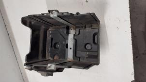 Usados Caja de batería Ford Fiesta 6 (JA8) 1.6 TDCi 16V 90 Van Precio de solicitud ofrecido por Autodemontage van de Laar