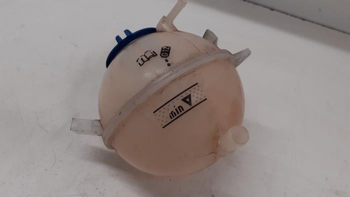 Expansion vessel from a Seat Altea (5P1) 1.6 2004