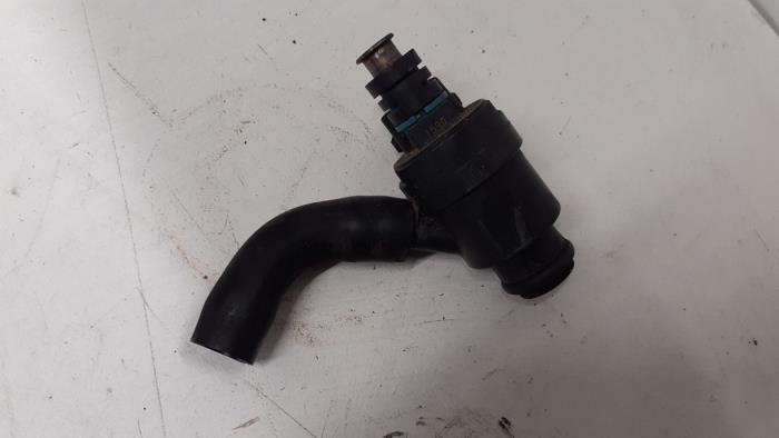 Injector (petrol injection) from a BMW 3 serie (E46/2) 318 Ci 2001