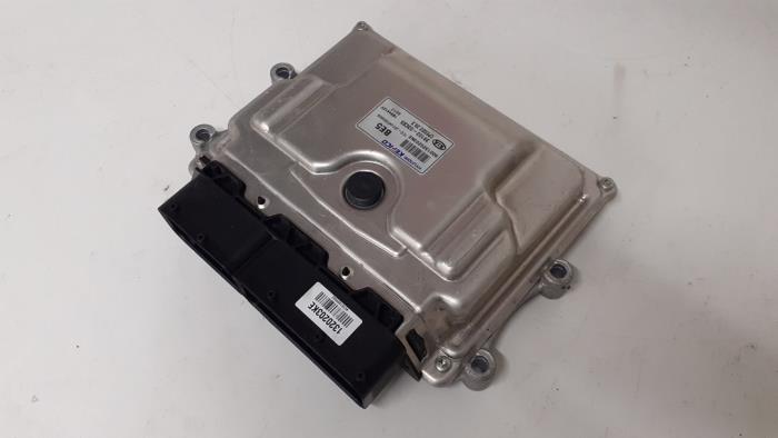Used Engine management computer Kia Ceed (CDB5/CDBB) 1.4 T-GDI 16V Price € 300,00 Margin scheme offered by Autodemontage van de Laar