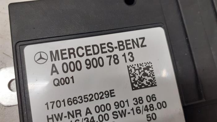 Module carburant ADM d'un Mercedes-Benz E (W213) E-220d 2.0 Turbo 16V 2017