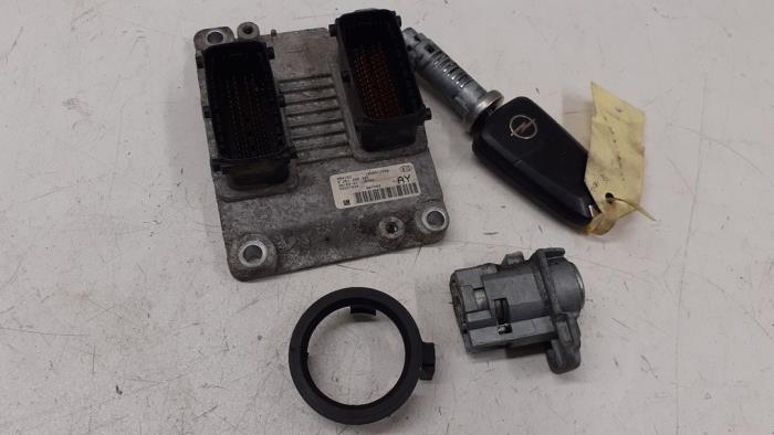Used Engine management computer Opel Corsa C (F08/68) 1.4 16V Twin Port Price € 150,00 Margin scheme offered by Autodemontage van de Laar