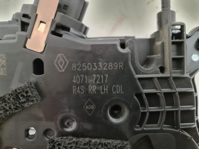 Rear door lock mechanism 4-door, left from a Renault Twingo III (AH) 1.0 SCe 70 12V 2018